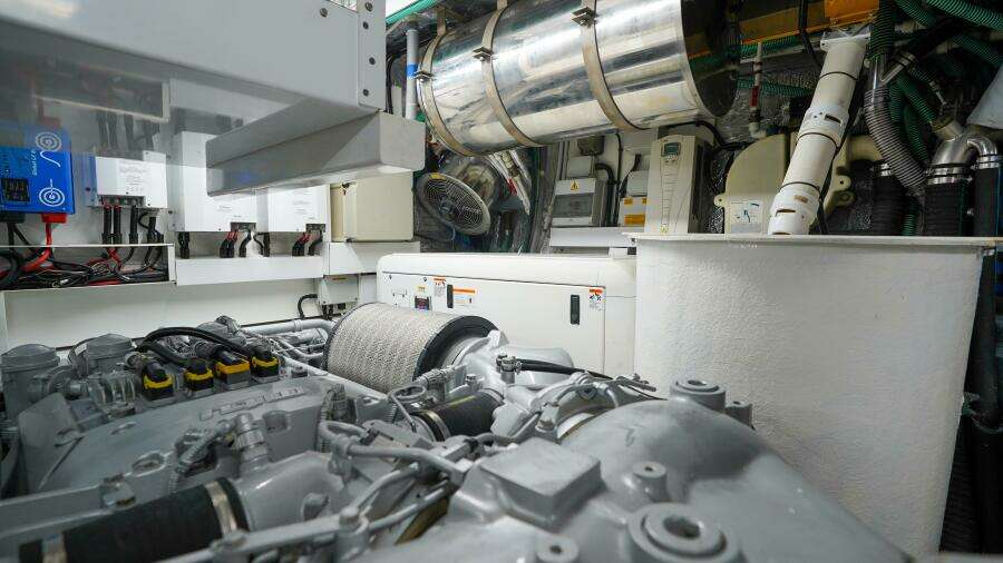 2012 Sunseeker 88 Yacht