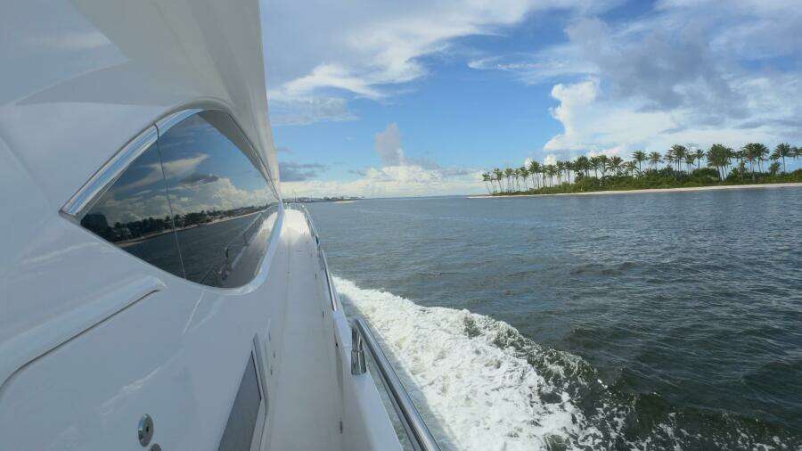 2012 Sunseeker 88 Yacht