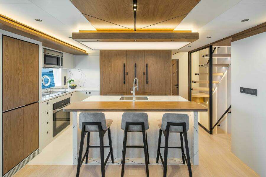 Horizon FD80 Hull 17