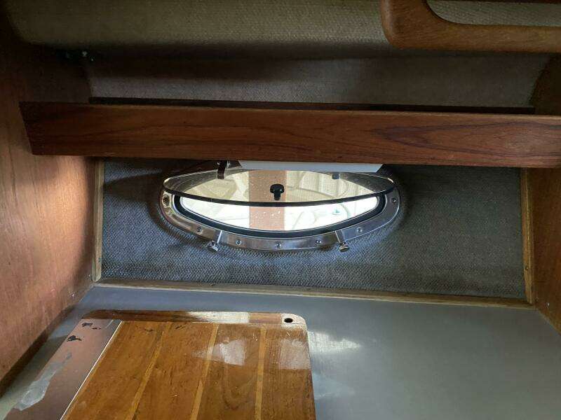 1985 Tiara Sport 2600 Continental