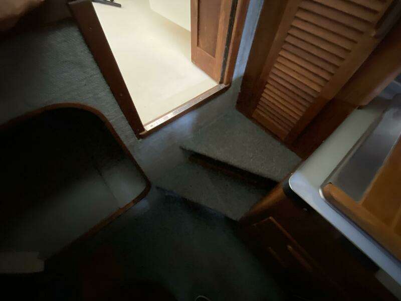 1985 Tiara Sport 2600 Continental