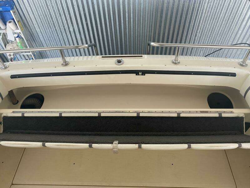 1985 Tiara Sport 2600 Continental