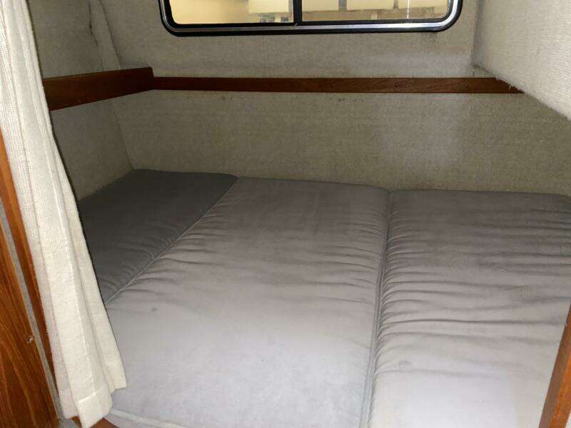 1985 Tiara Sport 2600 Continental