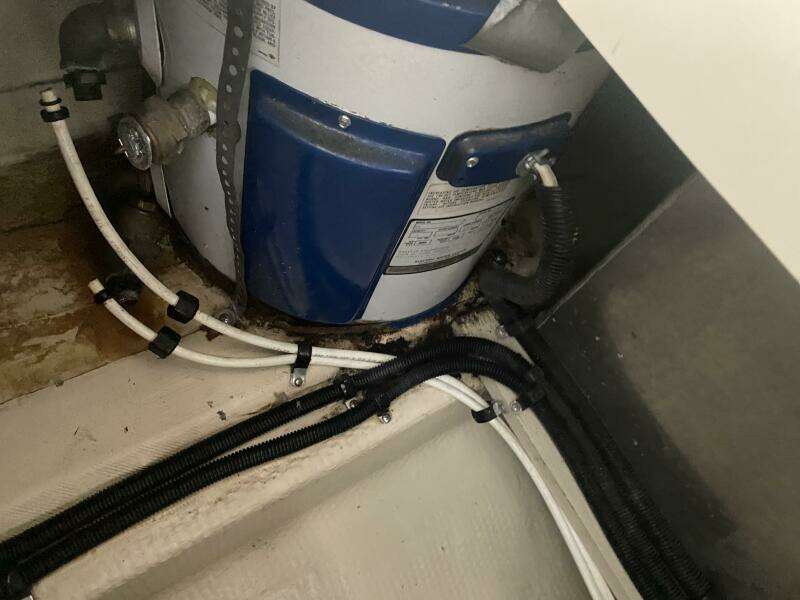 1985 Tiara Sport 2600 Continental