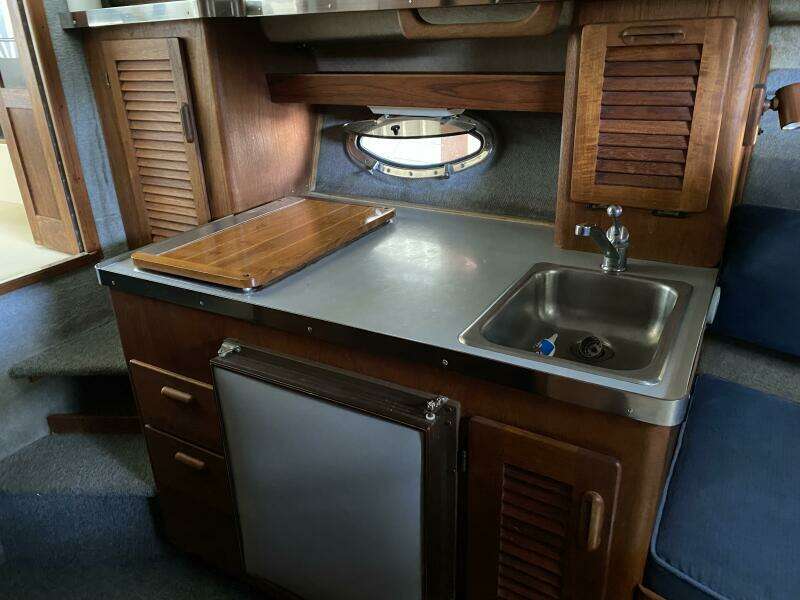 1985 Tiara Sport 2600 Continental