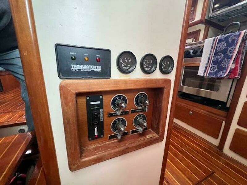 1995 Little Harbor 51