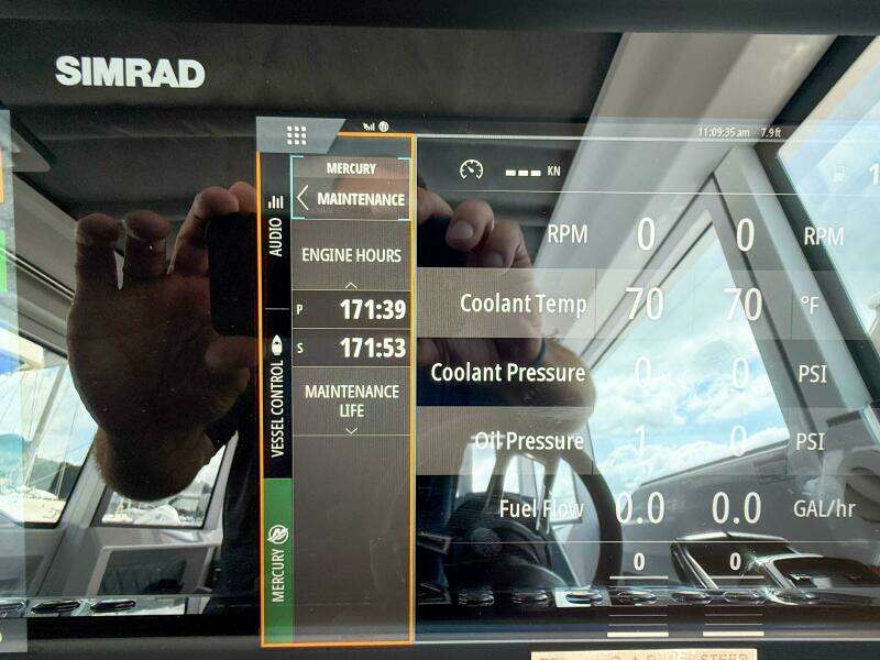 2023 Axopar 37 XC AFT CABIN