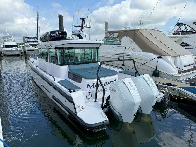 2023 Axopar 37 XC AFT CABIN