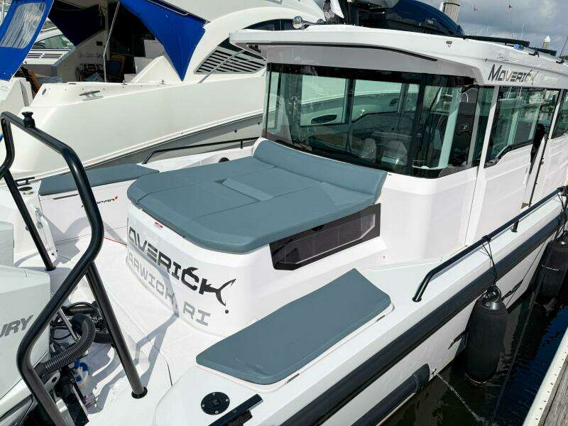 2023 Axopar 37 XC AFT CABIN