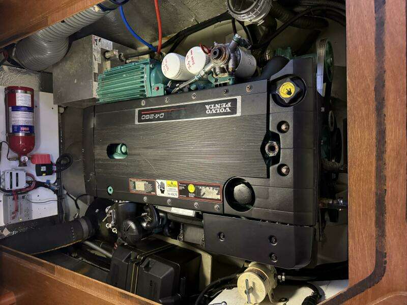 2012 Leopard 47 PC Owners' Version