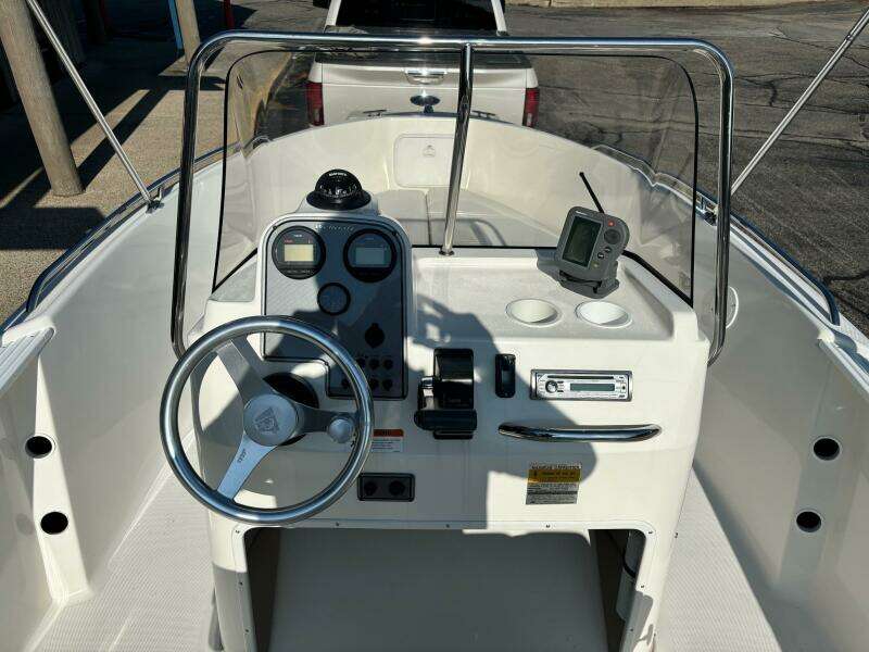 2003 Wellcraft 180 Fisherman