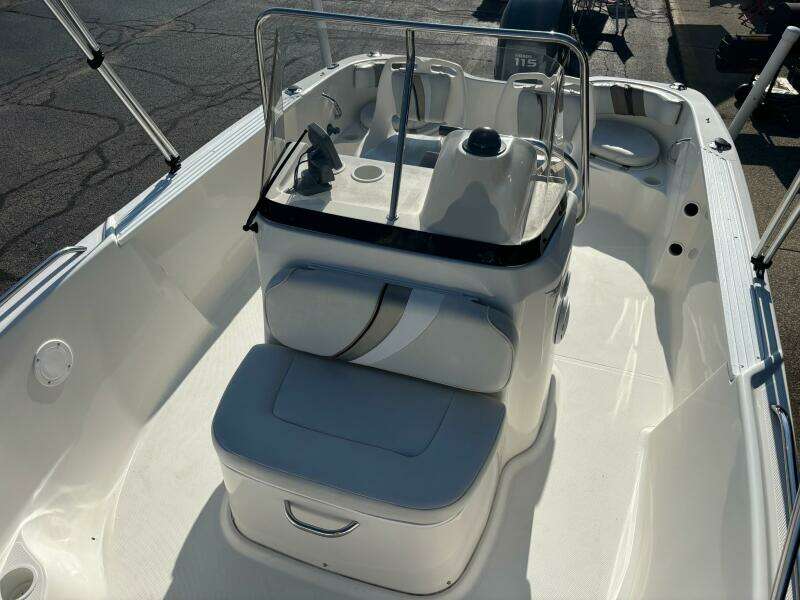 2003 Wellcraft 180 Fisherman