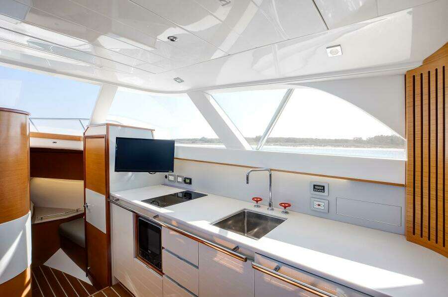 2018 Bertram 35 Flybridge Sportfish