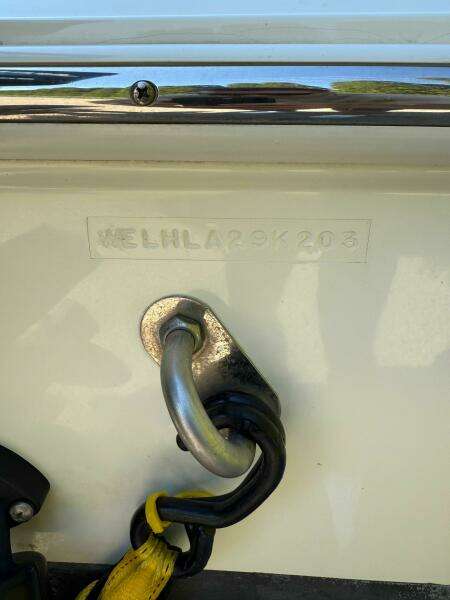 2003 Wellcraft 250 Fisherman