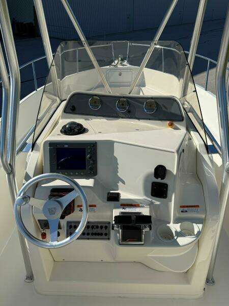 2003 Wellcraft 250 Fisherman