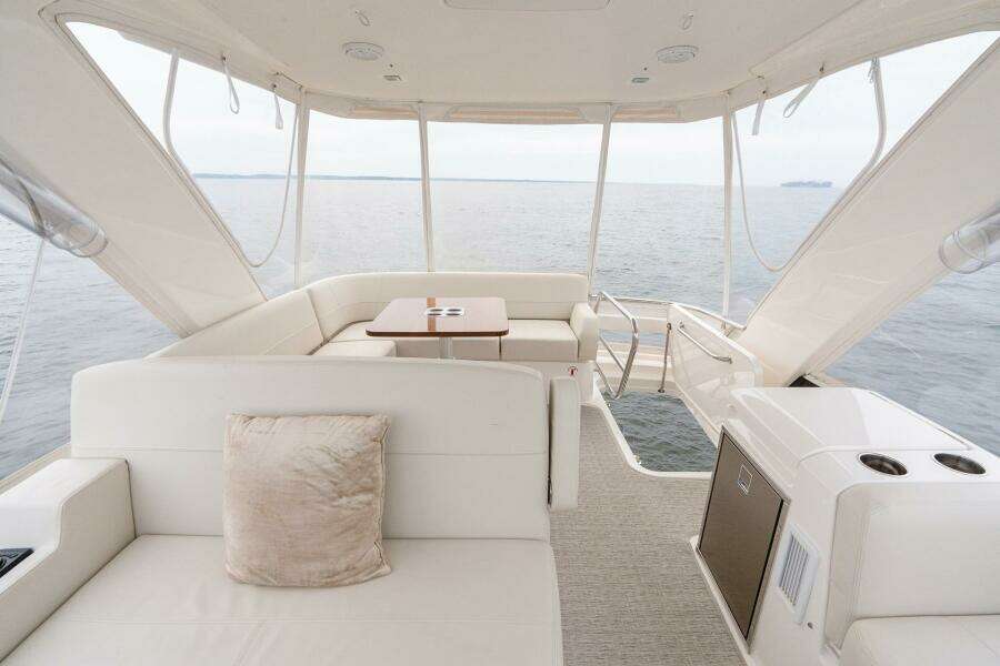 2021 Tiara Yachts 4400 Flybridge