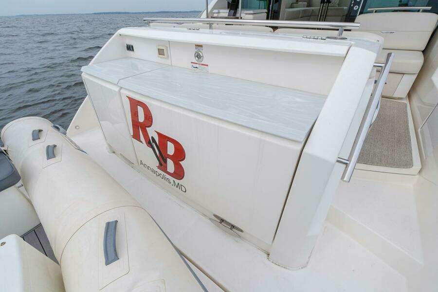 2021 Tiara Yachts 4400 Flybridge