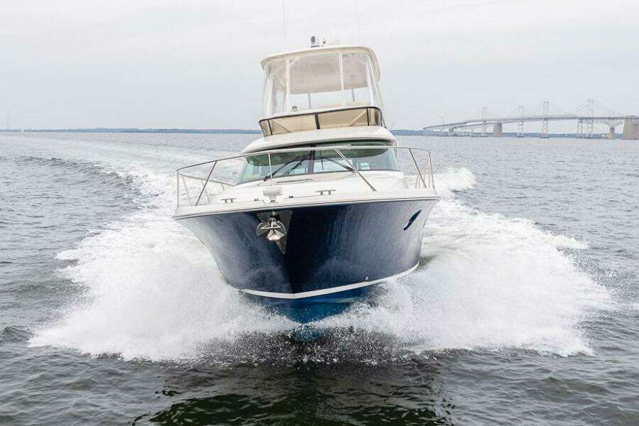 2021 Tiara Yachts 4400 Flybridge