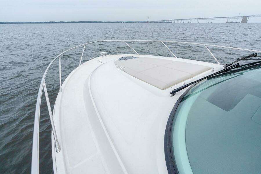 2021 Tiara Yachts 4400 Flybridge