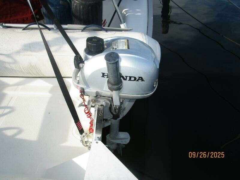 37' Hunter tender outboard