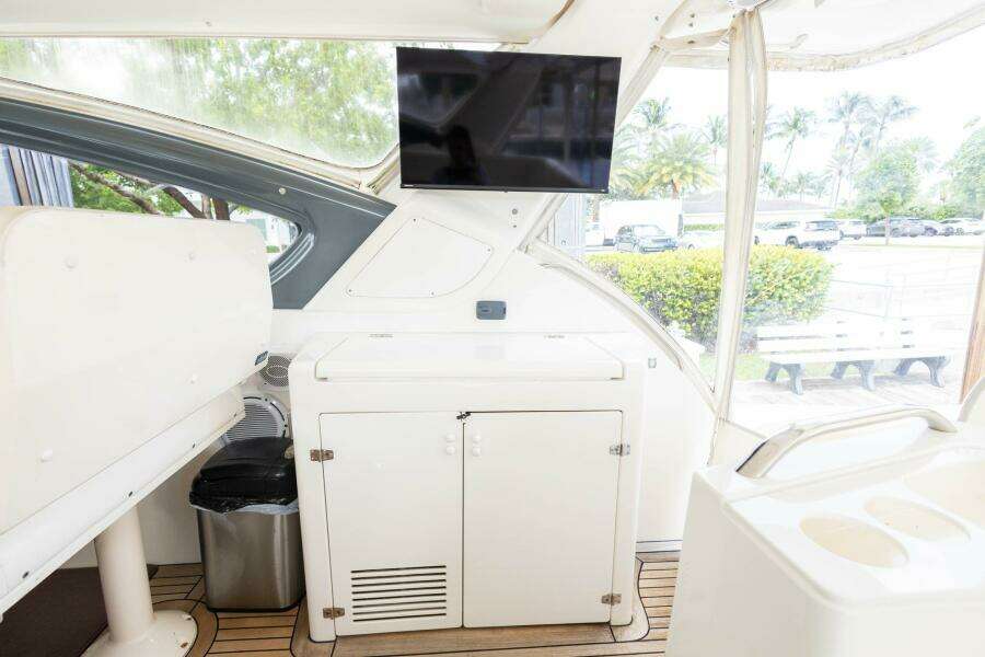 2000 Tiara Yachts 5200 Express