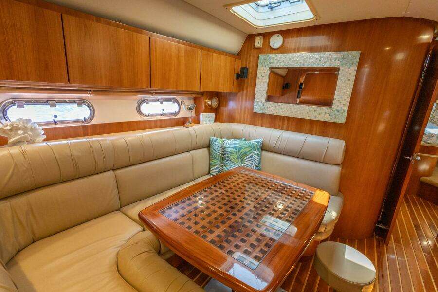 2000 Tiara Yachts 5200 Express