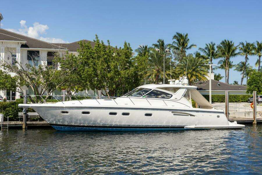 2000 Tiara Yachts 5200 Express