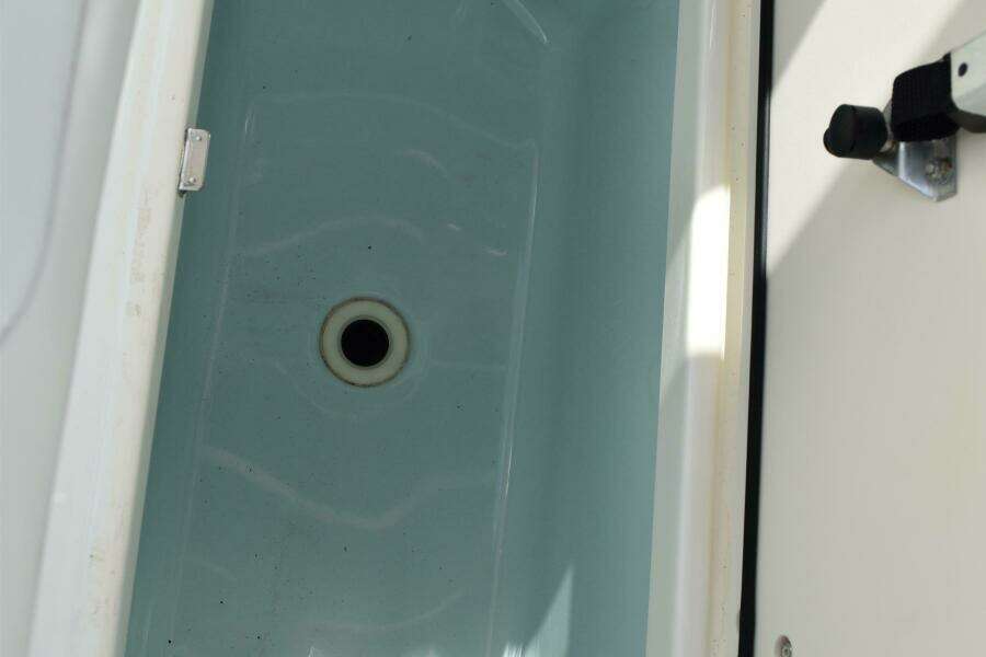 2010 Boston Whaler 230 Dauntless