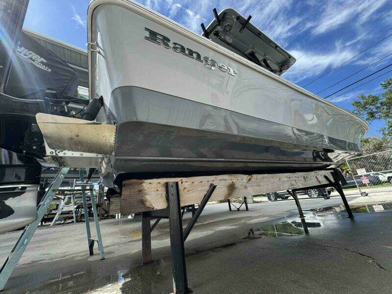 2020 Ranger 2360 Bay Boat