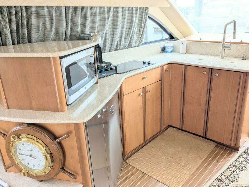 2004 Meridian 411