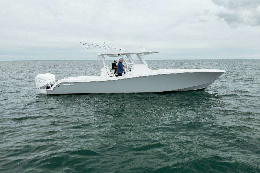 2020 Invincible 30 Open