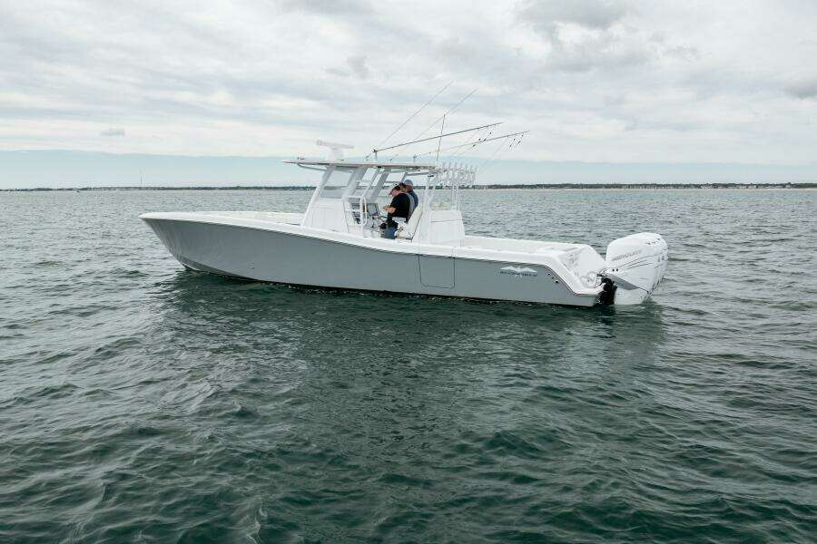 2020 Invincible 30 Open