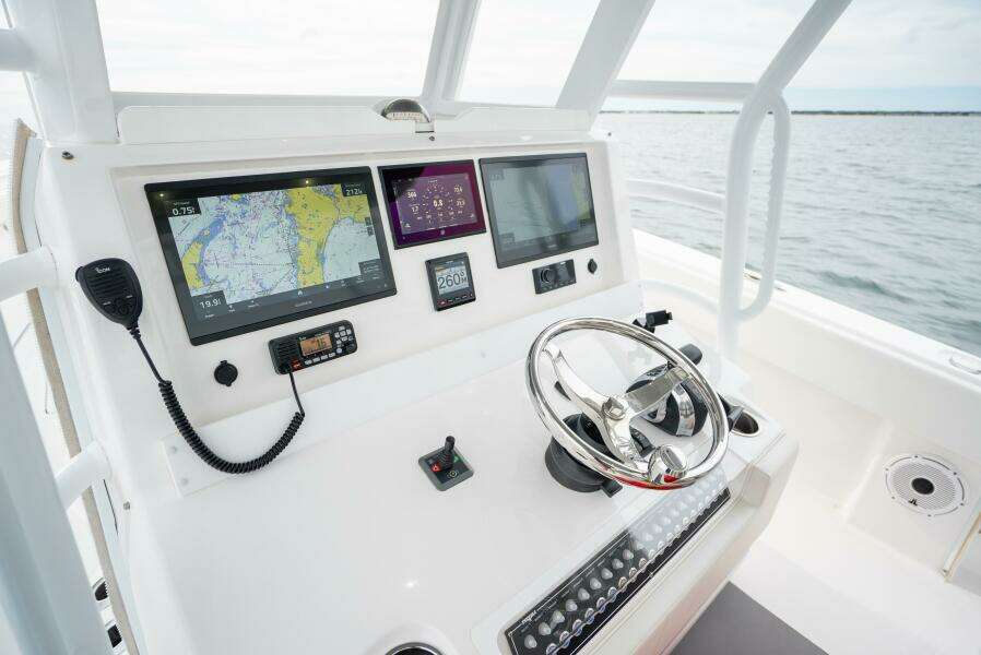 2020 Invincible 30 Open