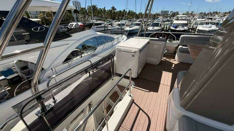 2024 Greenline 48 Fly Hybrid