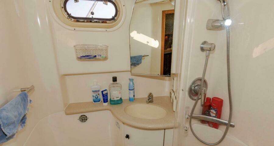 2004 Pursuit 3800 Express