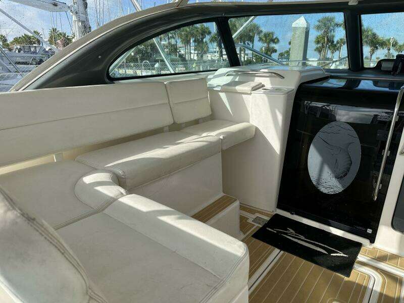 2004 Pursuit 3800 Express