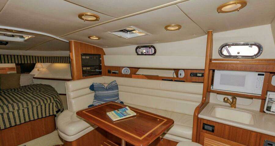 2004 Pursuit 3800 Express