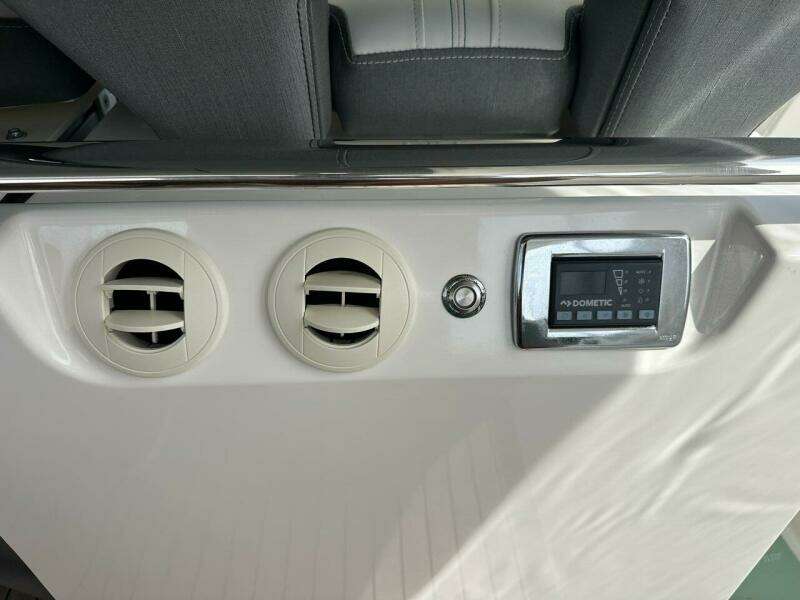 2021 Tiara Sport 43 LS