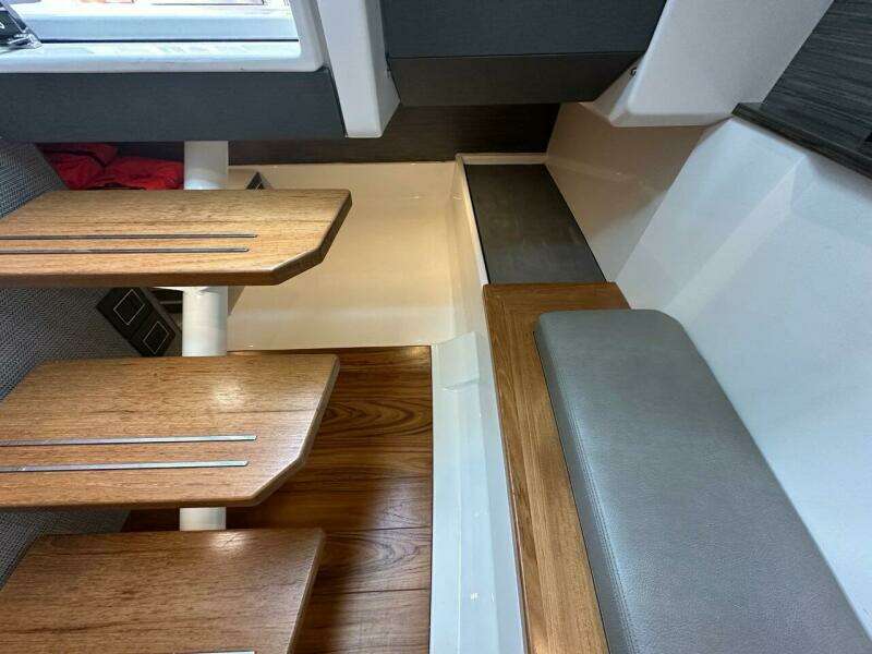 2021 Tiara Sport 43 LS