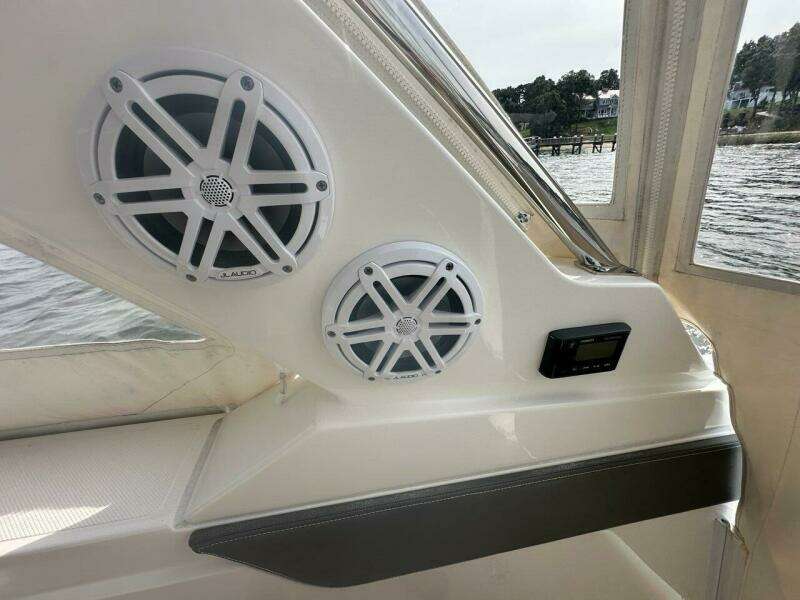 2021 Tiara Sport 43 LS