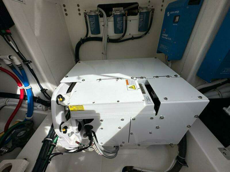 2021 Tiara Sport 43 LS