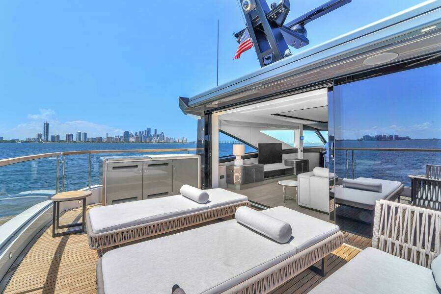 2024 Sunseeker Ocean 90 Enclosed / Ocean 182