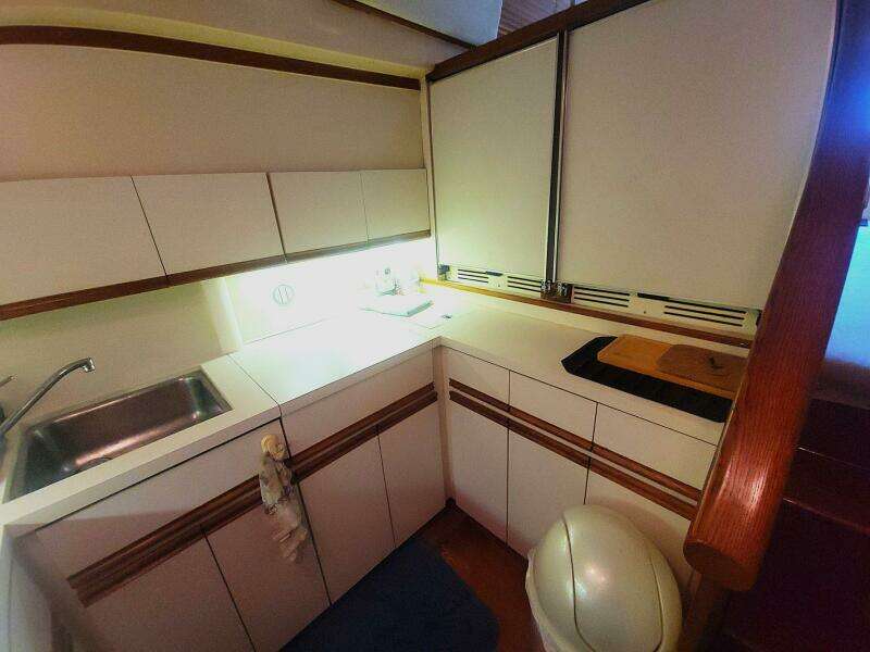 1989 Bertram 50 Convertible