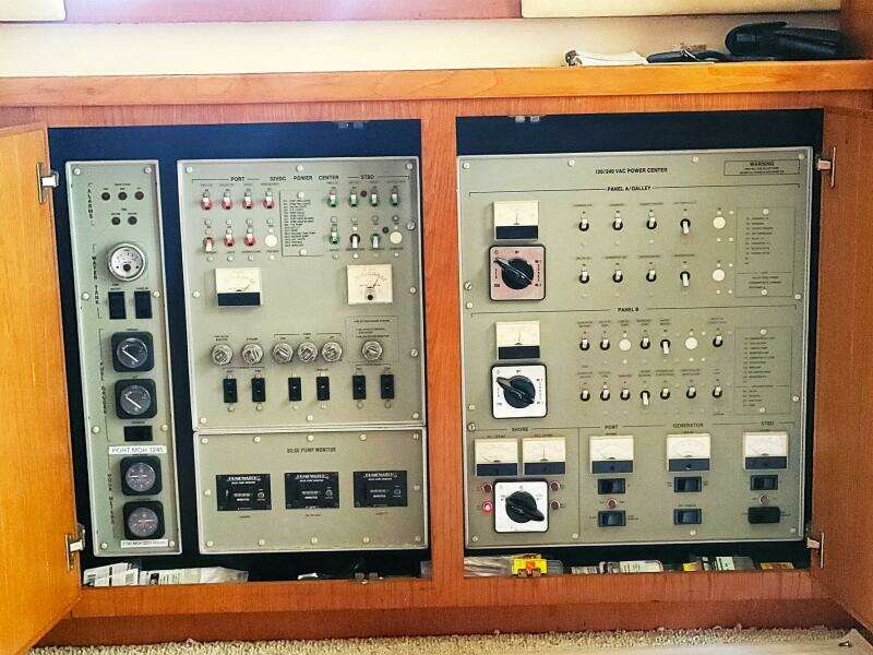 1989 Bertram 50 Convertible