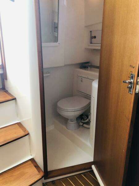 2000 Cabo 31 Express