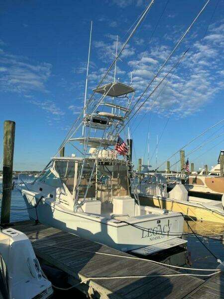 2000 Cabo 31 Express