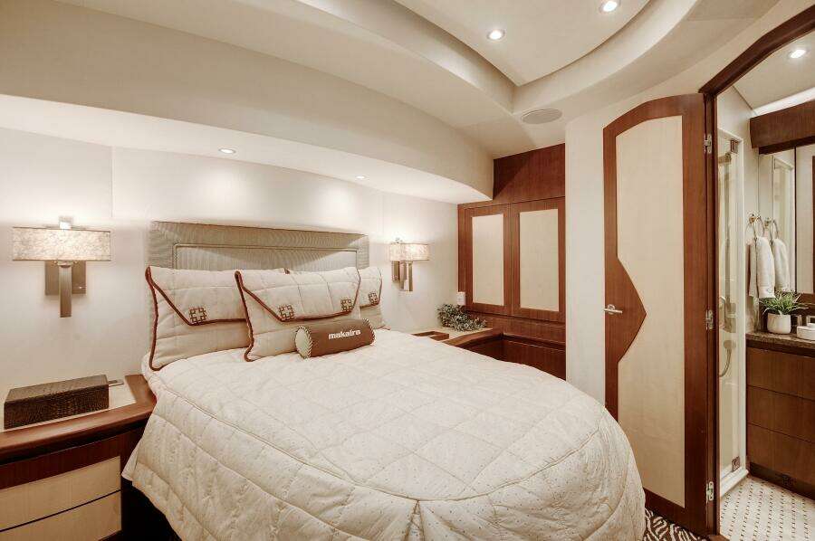 2015 Ocean Yachts 64 Convertible