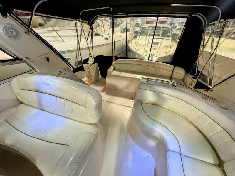 2002 Rinker 342 Fiesta Vee