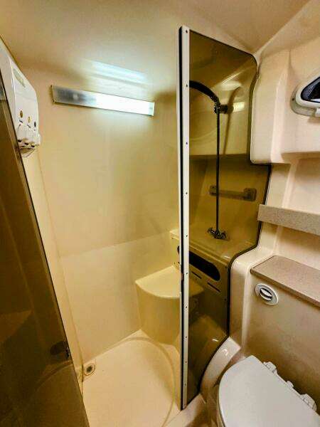 2002 Rinker 342 Fiesta Vee