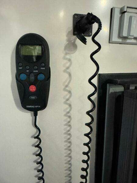 2002 Rinker 342 Fiesta Vee